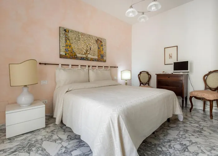 Leonardo Al Duomo - Charming Italy Tour